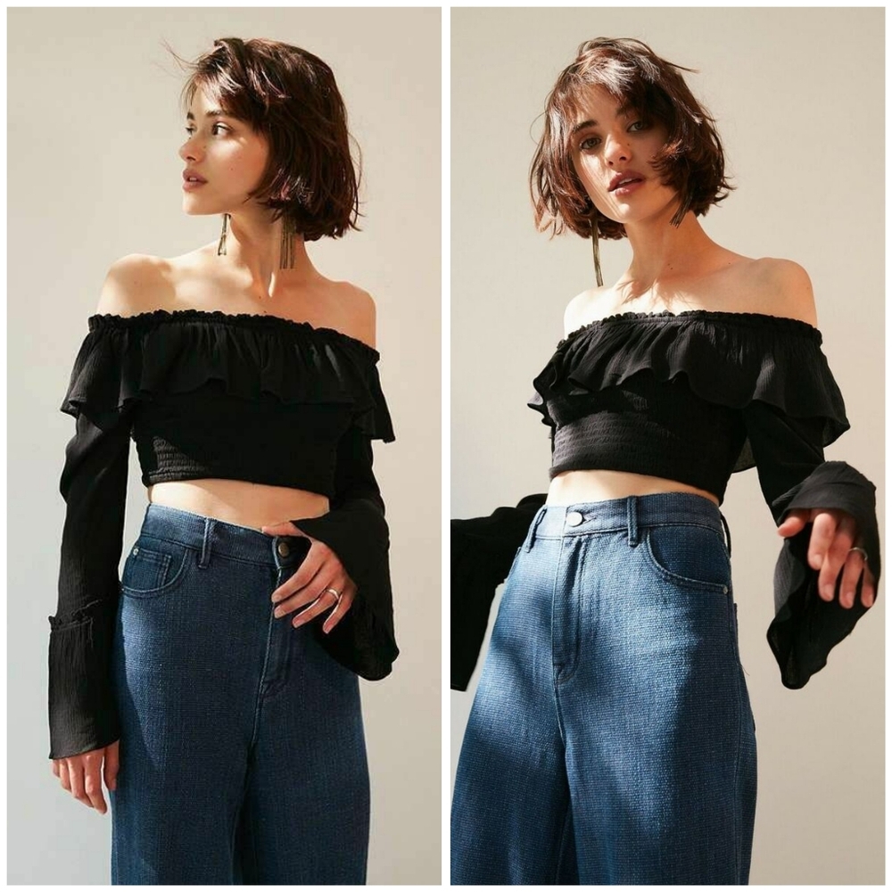 Urban Outfitters Kimchi Blue Kimora smocked ruffle top XS